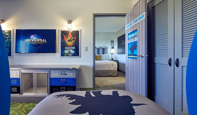 Loews Royal Pacific Universal Orlando - Kids Suites Split view